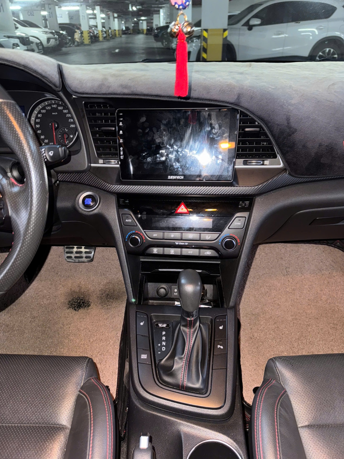 Hyundai Elantra Sport 1.6 AT 2018 - Nội thất 9