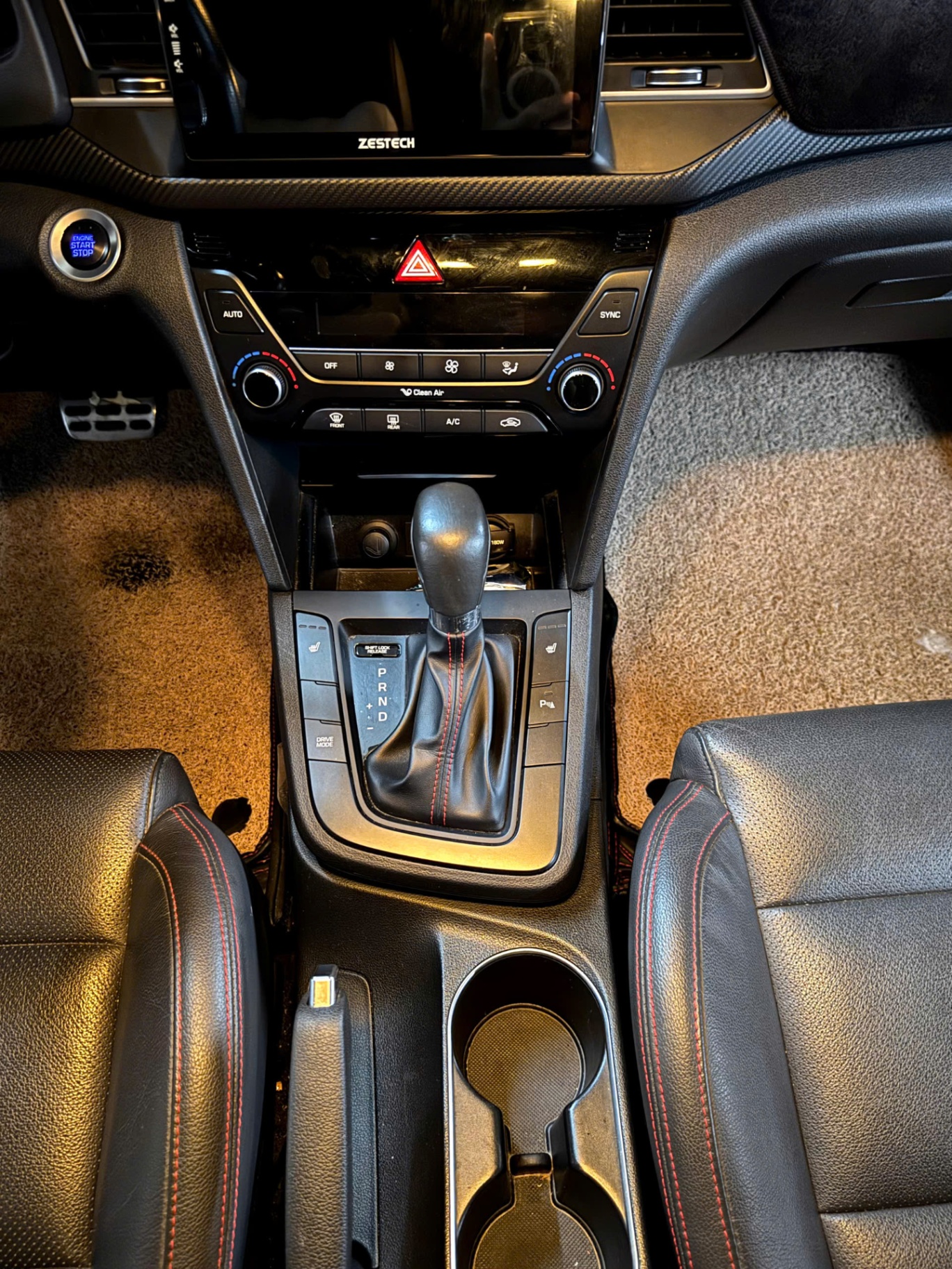 Hyundai Elantra Sport 1.6 AT 2018 - Nội thất 1