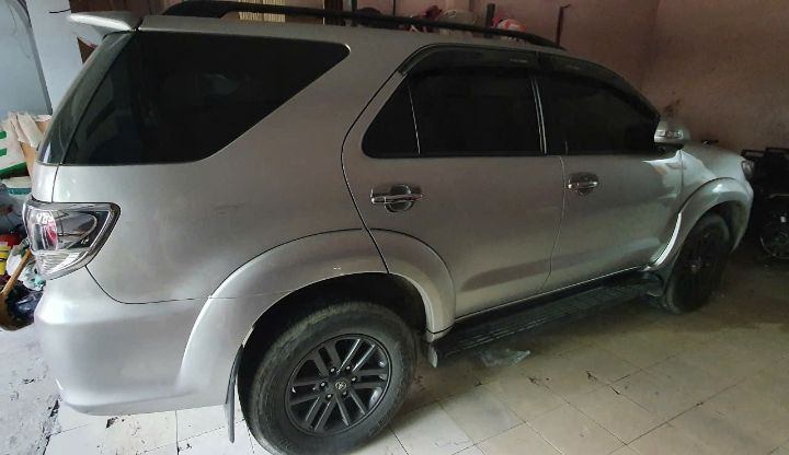 Toyota Fortuner 2.7V 4x2 AT 2015