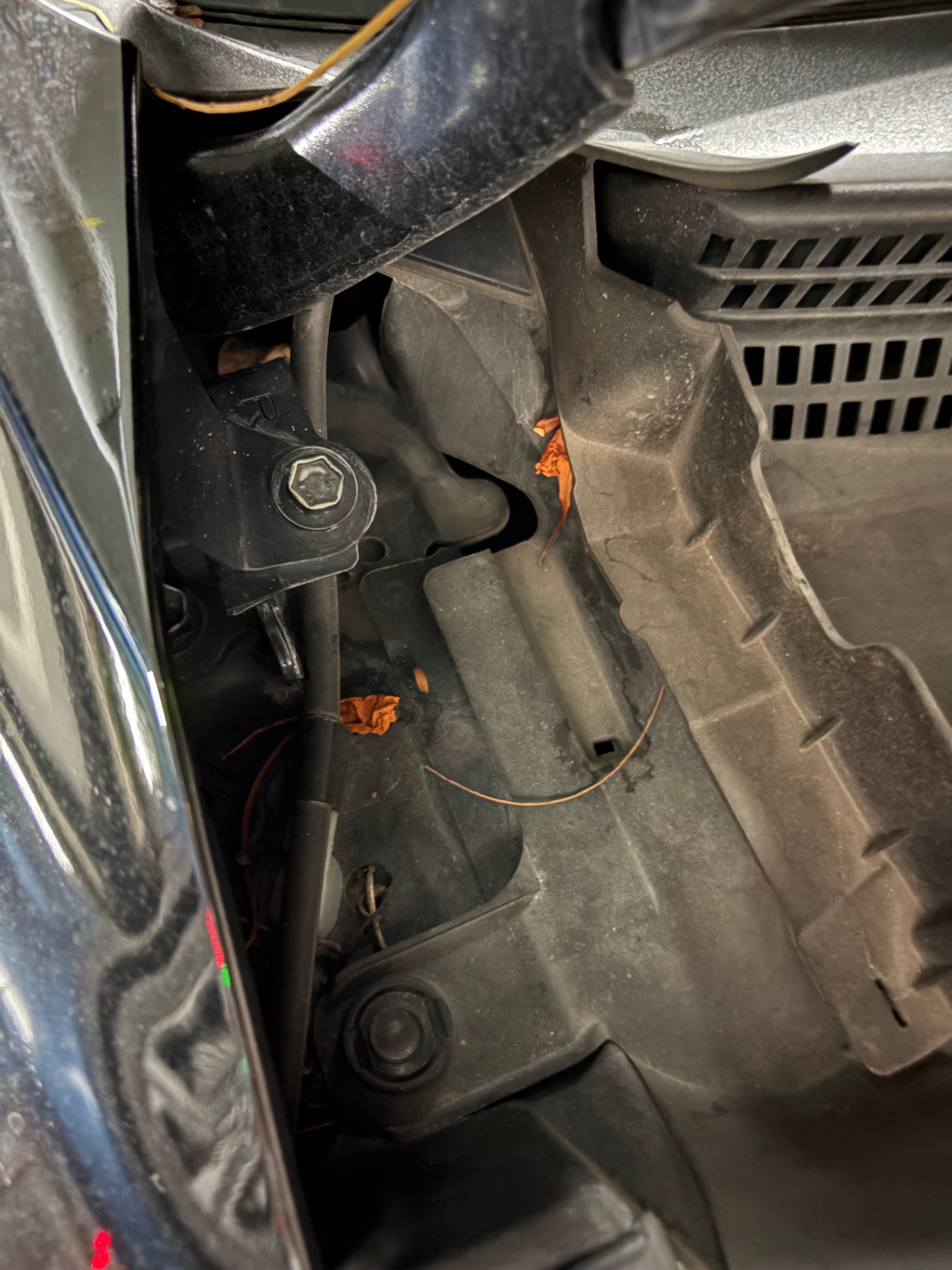 Toyota Camry 2.0G 2019 - Gầm & khung xe 3