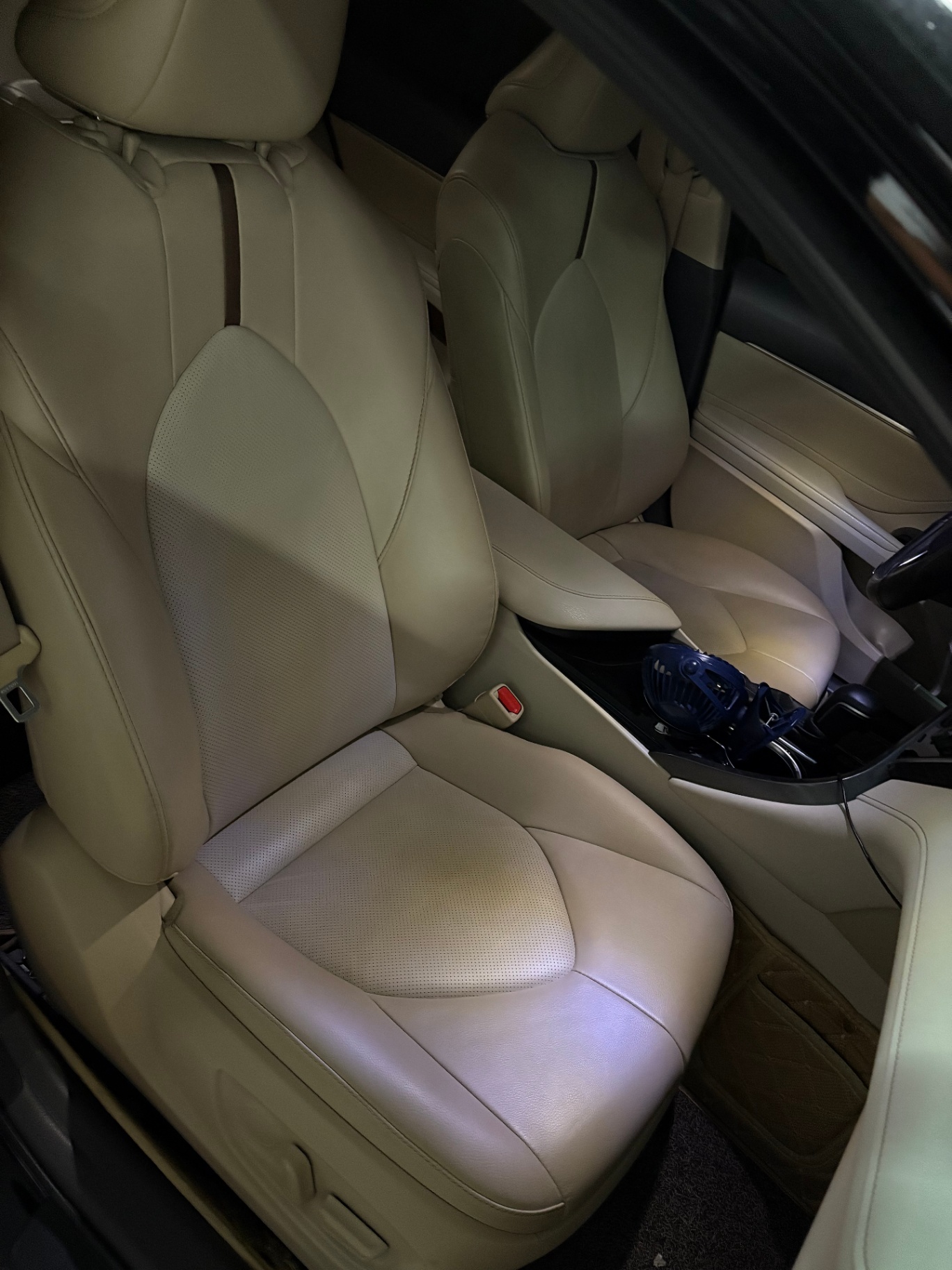 Toyota Camry 2.0G 2019 - Nội thất 4