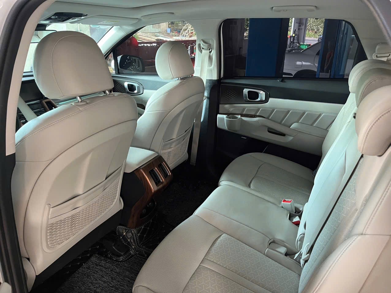 Kia Sorento Premium 2.5 AT 2022 - Nội thất 2