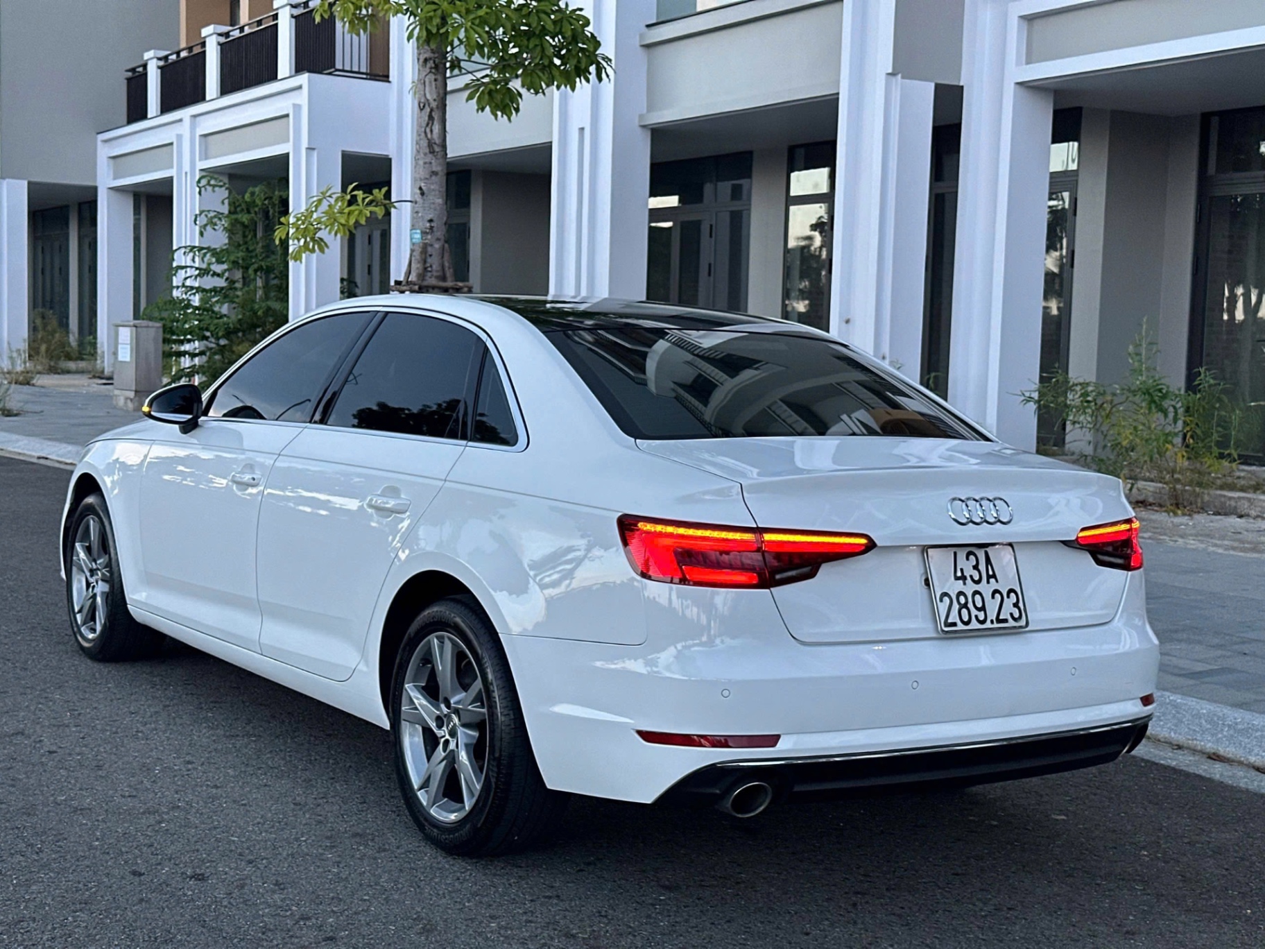 Audi A4 2.0 TFSI 2016 - Ngoại thất 4
