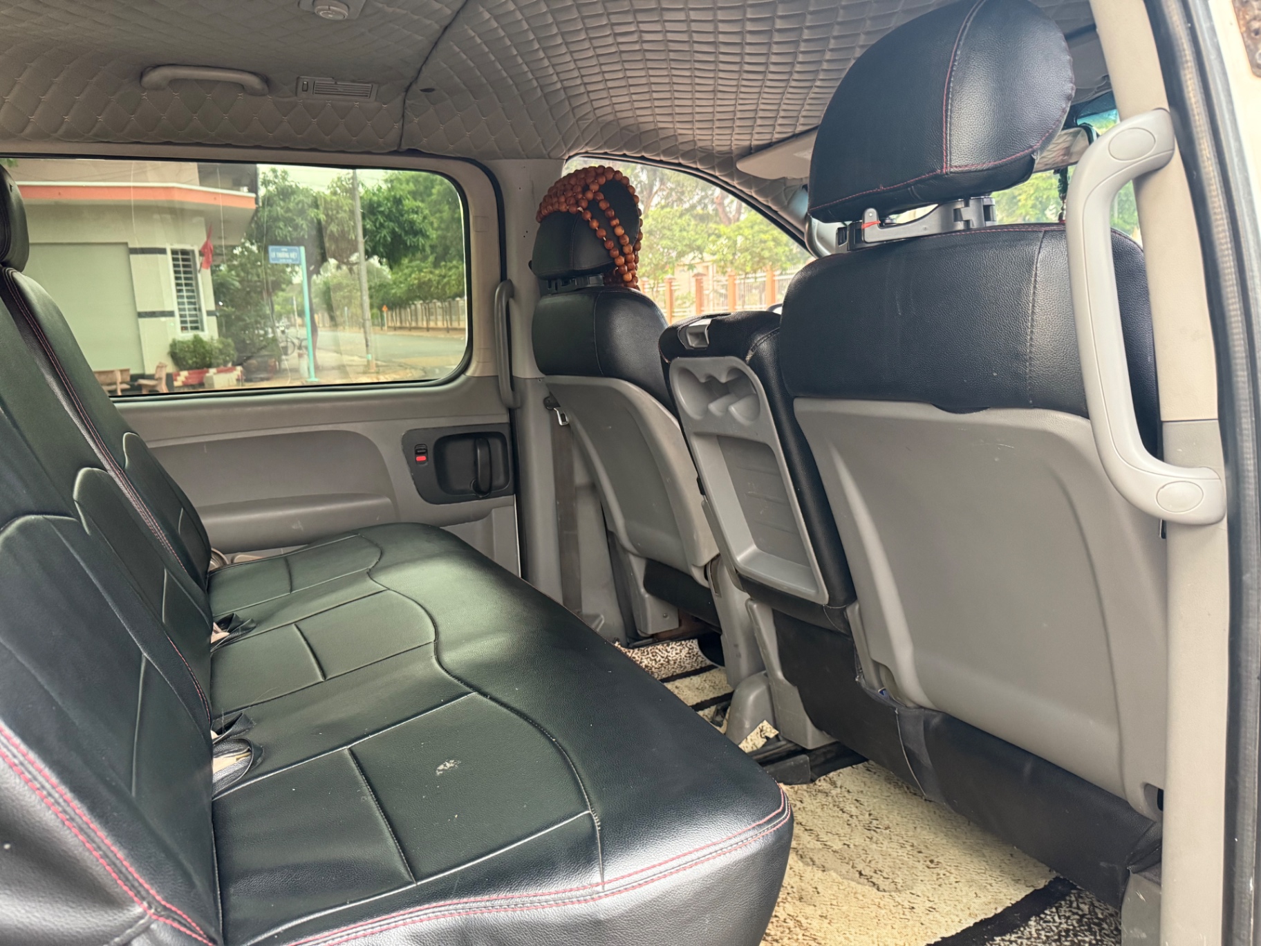 Hyundai Starex . 2011 - Nội thất 3