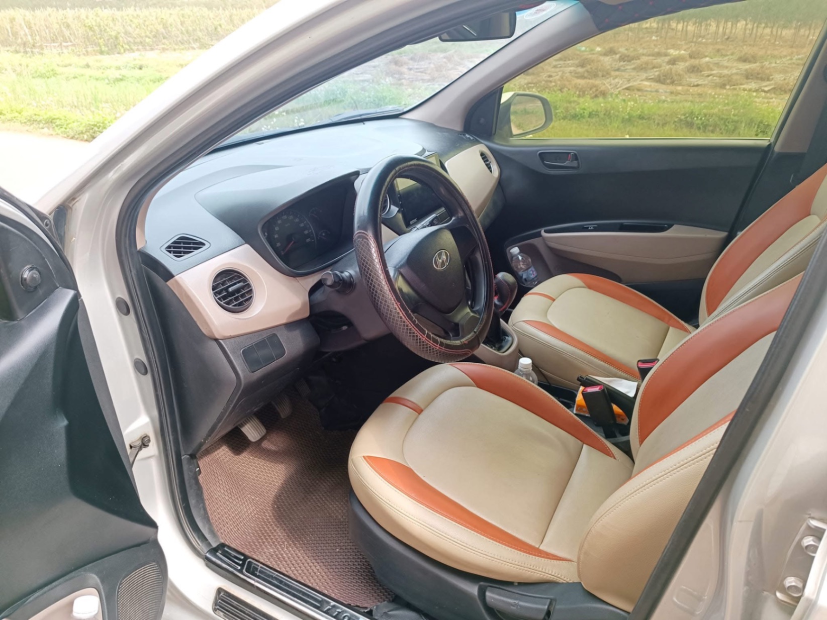 Hyundai I10 Grand 1.2 MT Base 2015 - Nội thất 3