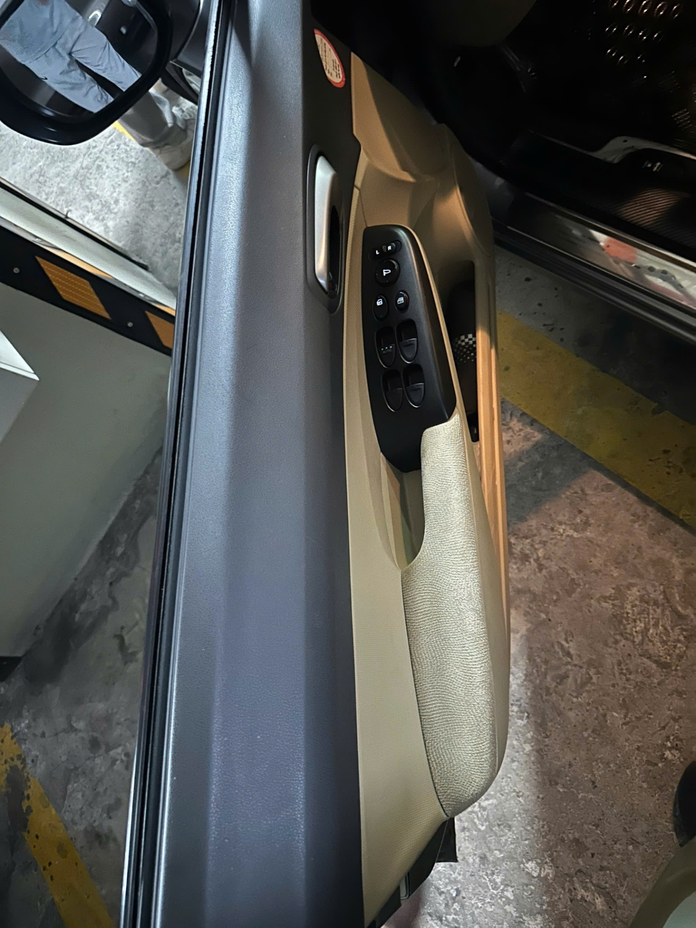 Honda Civic 1.8 MT 2008 - Nội thất 9
