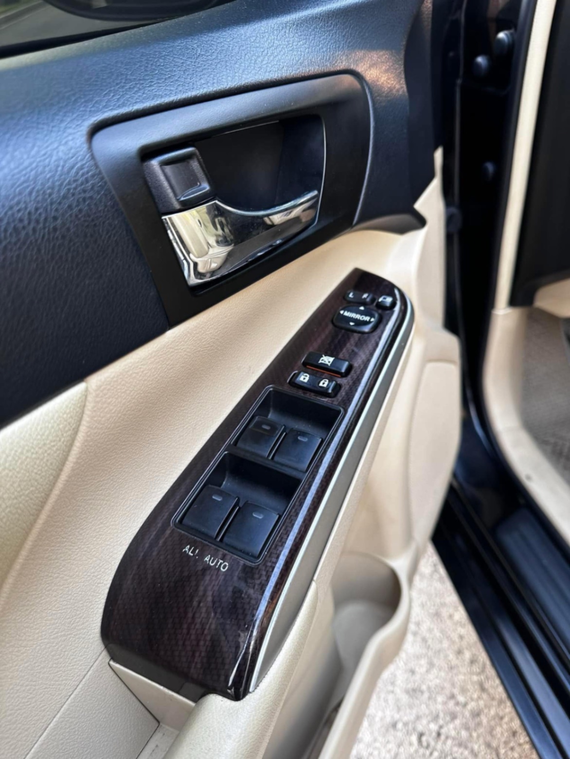 Toyota Camry 2.0G 2019 - Nội thất 3