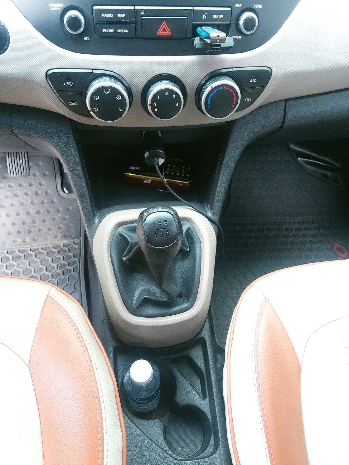 Hyundai I10 Grand 1.2 MT 2019 - Nội thất 11