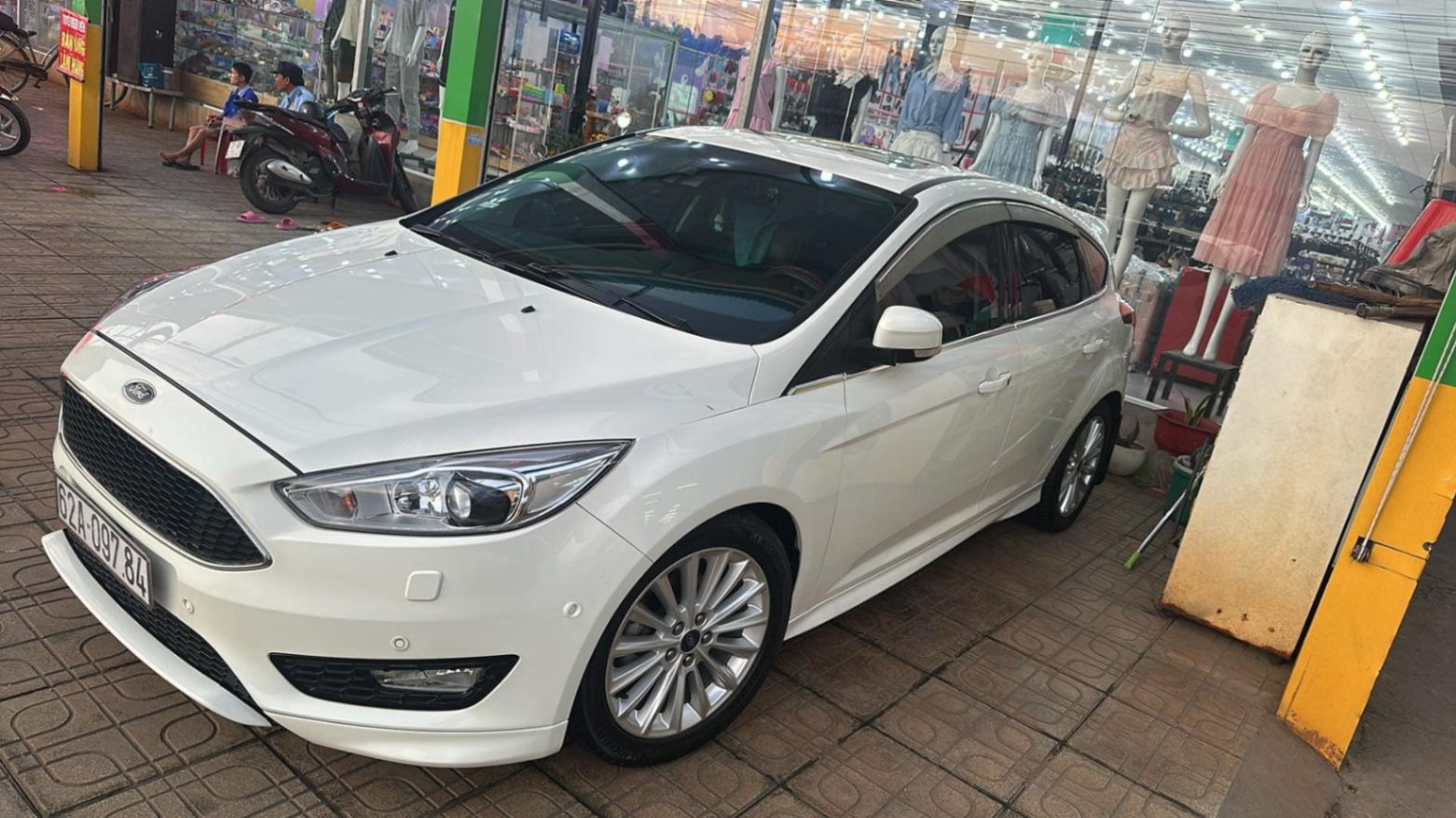 Ford Focus Sport 1.5L 2018 - Ngoại thất 2