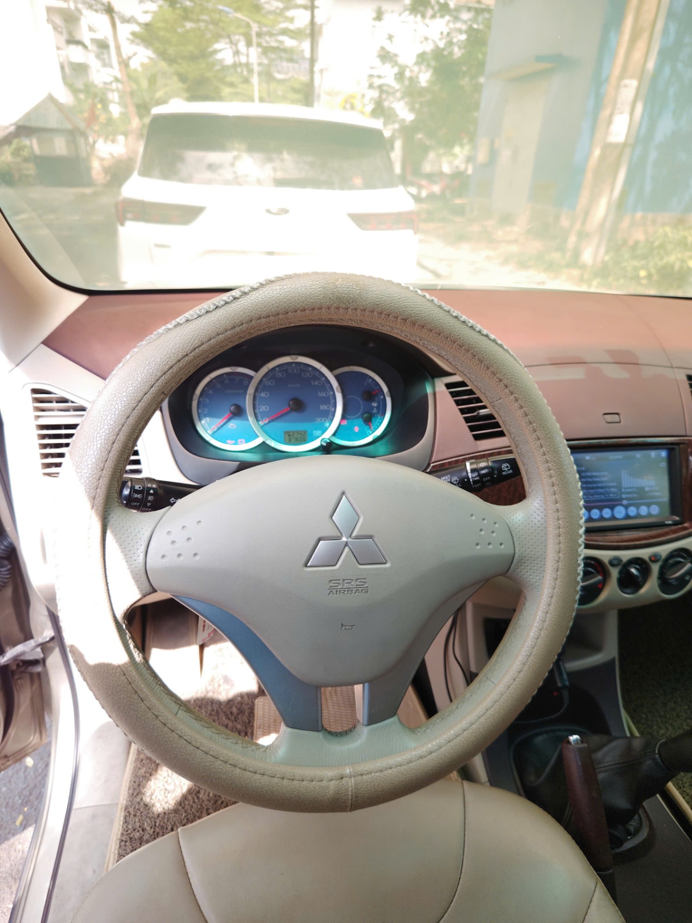 Mitsubishi Zinger GLS 2.4 MT 2008 - Nội thất 5