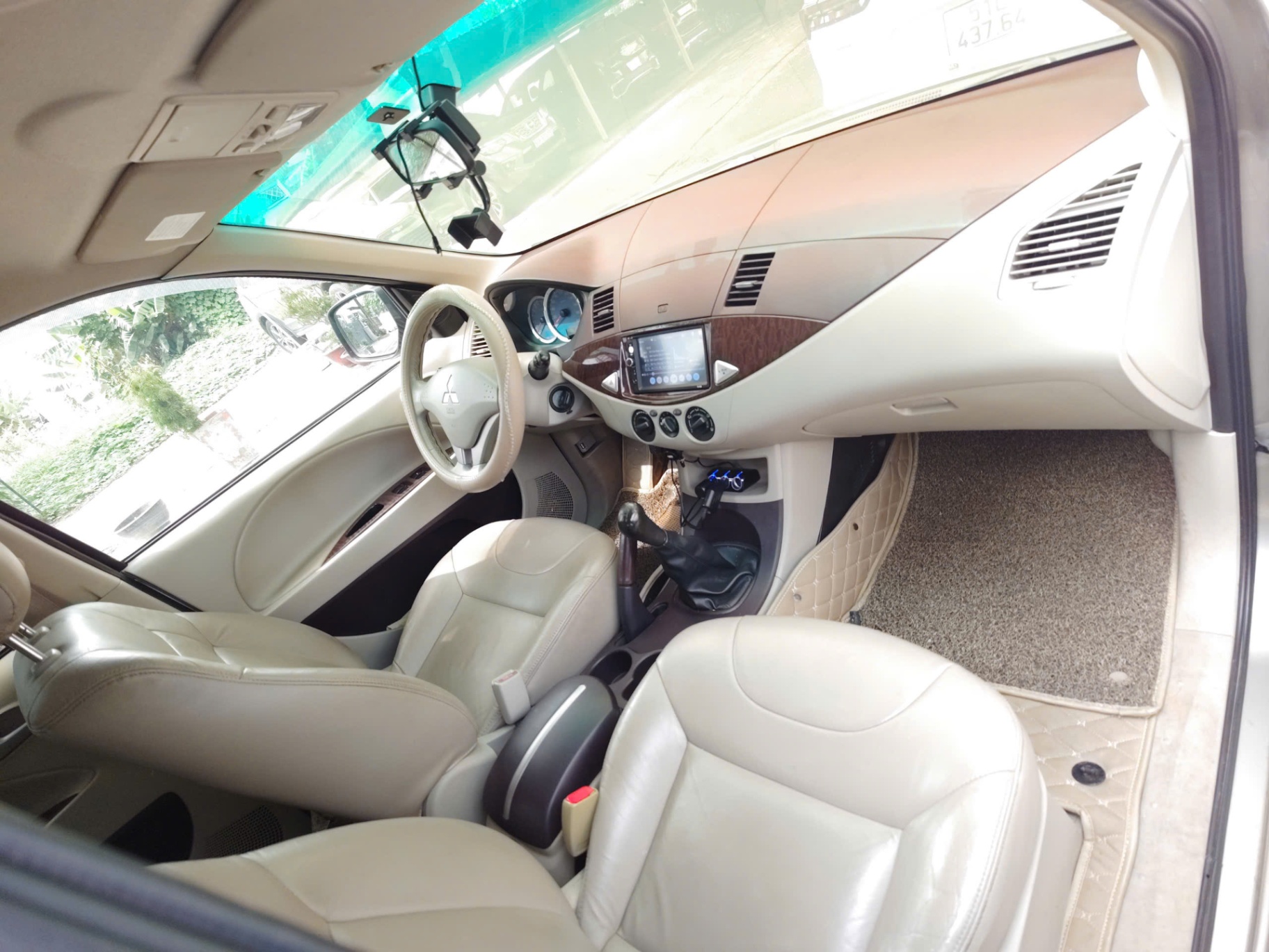 Mitsubishi Zinger GLS 2.4 MT 2008 - Nội thất 6