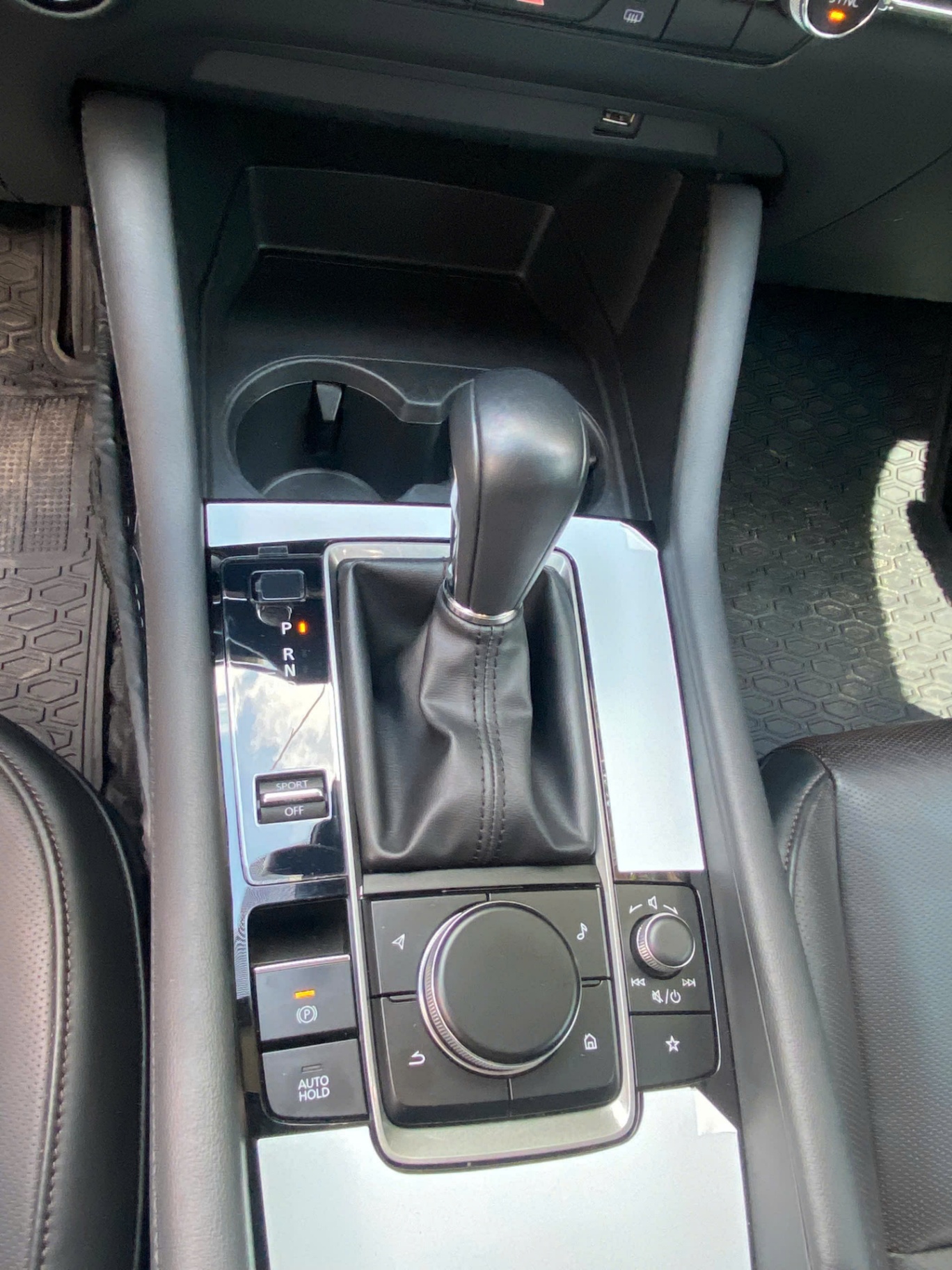 Mazda 3 1.5L Luxury 2023 - Nội thất 13