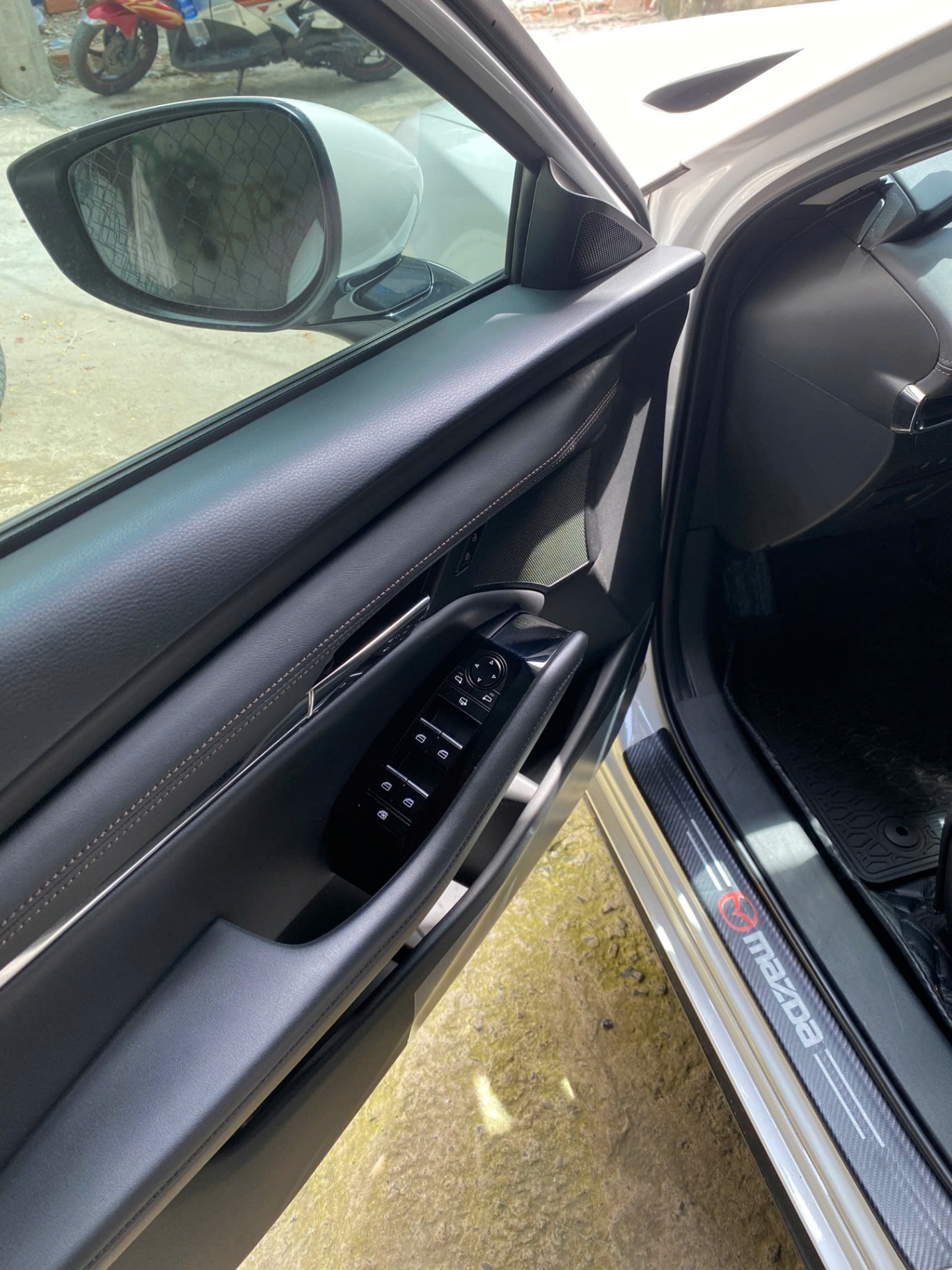Mazda 3 1.5L Luxury 2023 - Nội thất 21