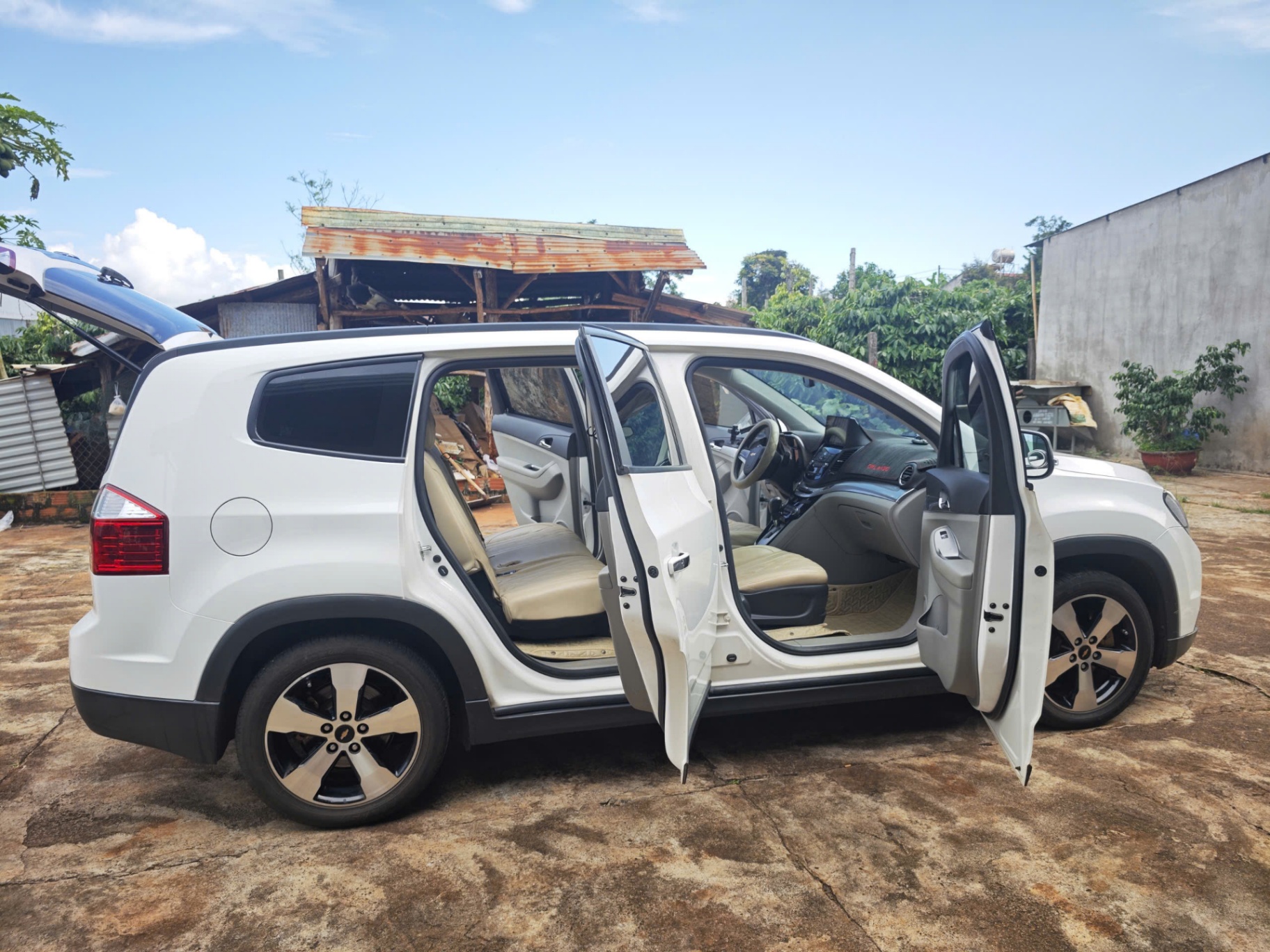 Chevrolet Orlando LTZ 1.8 AT 2016 - Ngoại thất 1