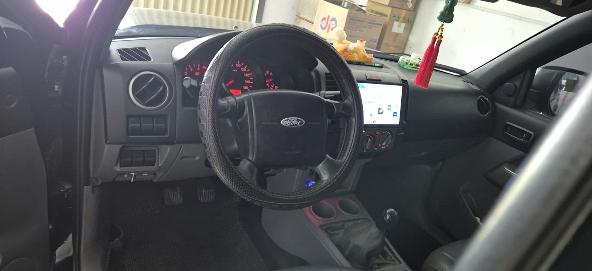 Ford Ranger XLT 2.5L 4x2 MT 2009 - Nội thất 2