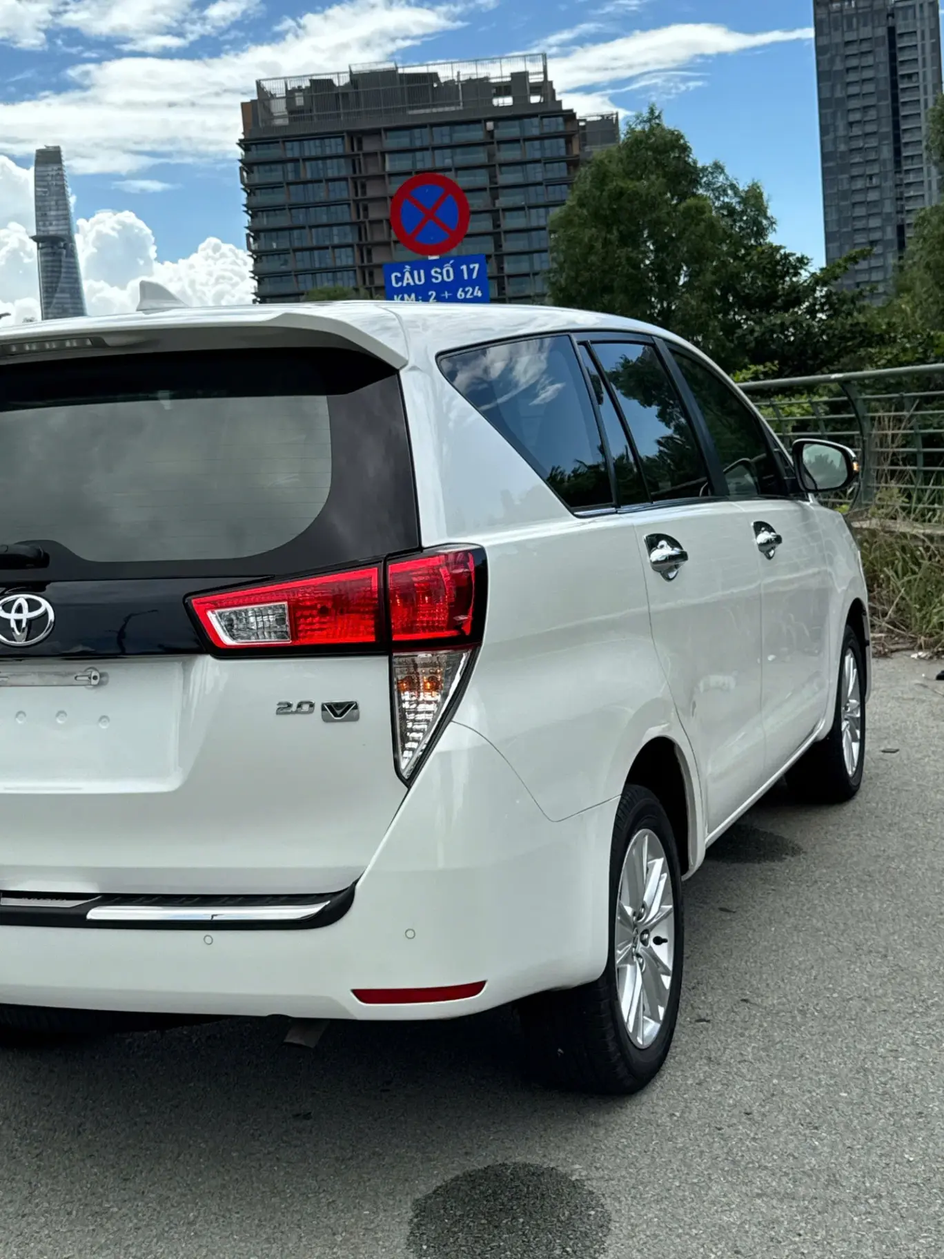 Toyota Innova V 2.0 AT 2021 - Ngoại thất 7