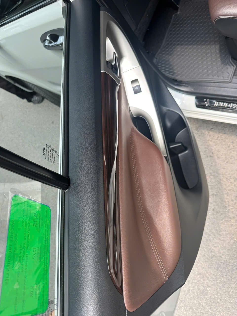 Toyota Innova V 2.0 AT 2021 - Nội thất 1