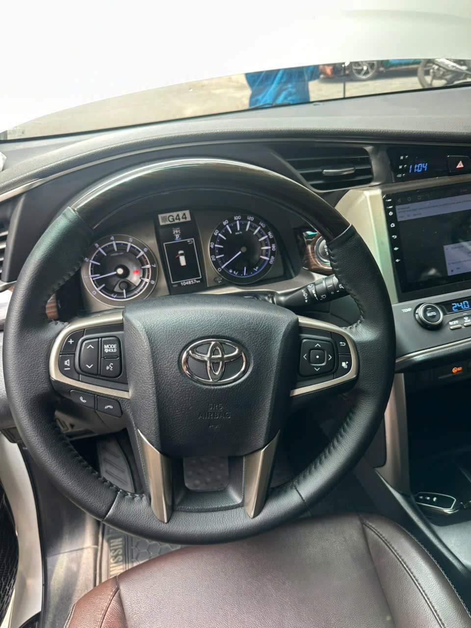 Toyota Innova V 2.0 AT 2021 - Nội thất 2