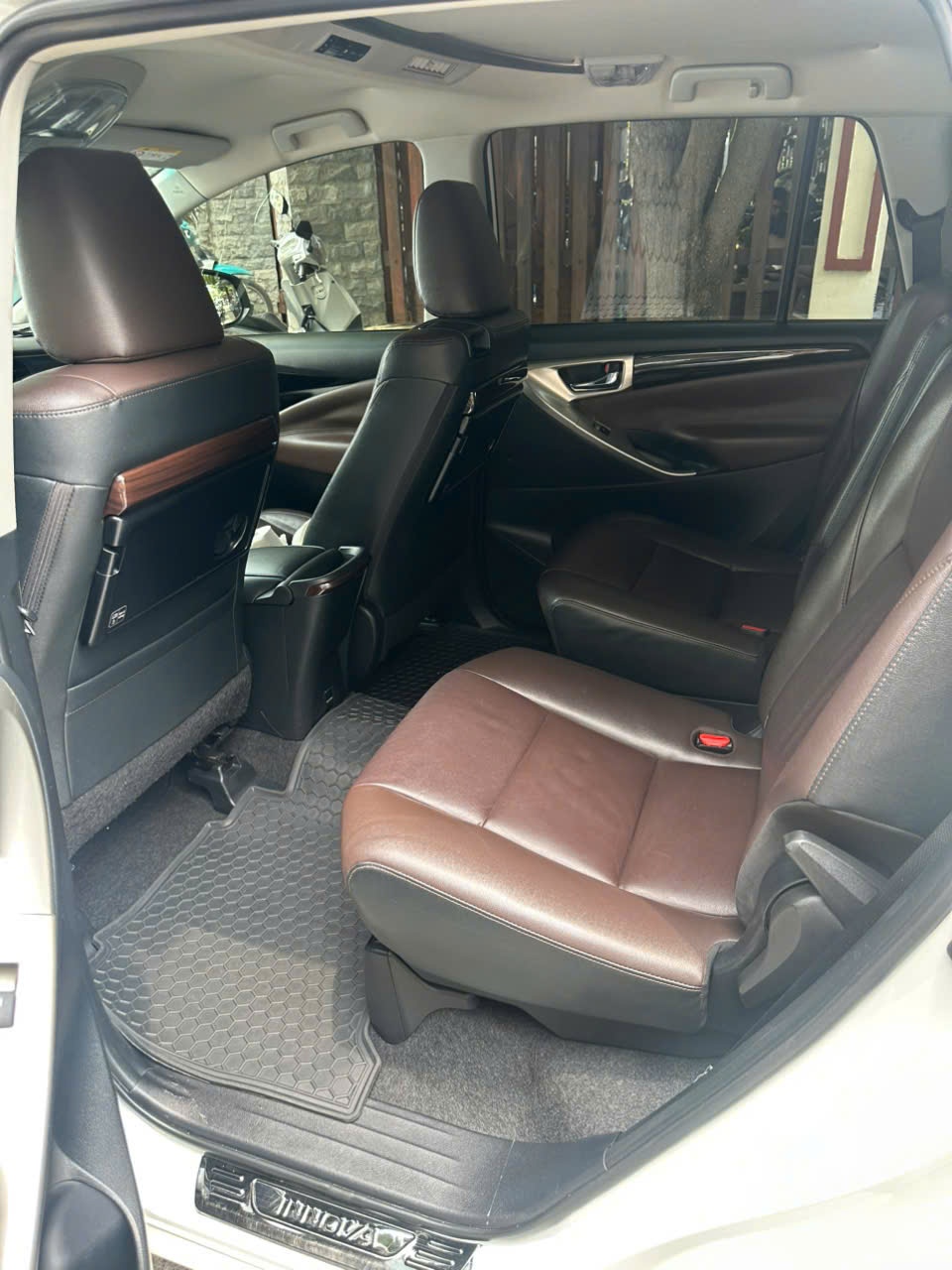 Toyota Innova V 2.0 AT 2021 - Nội thất 4