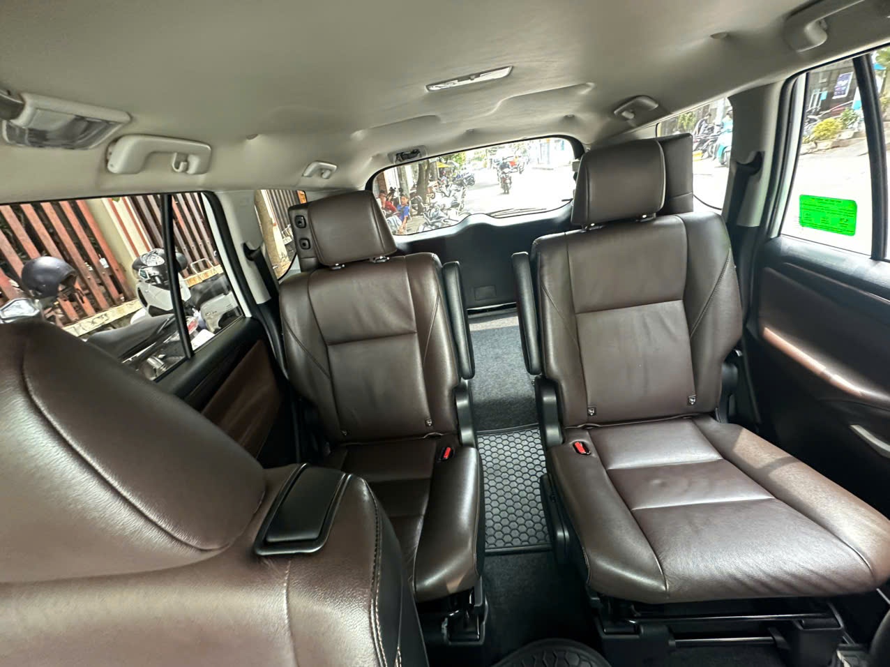 Toyota Innova V 2.0 AT 2021 - Nội thất 6