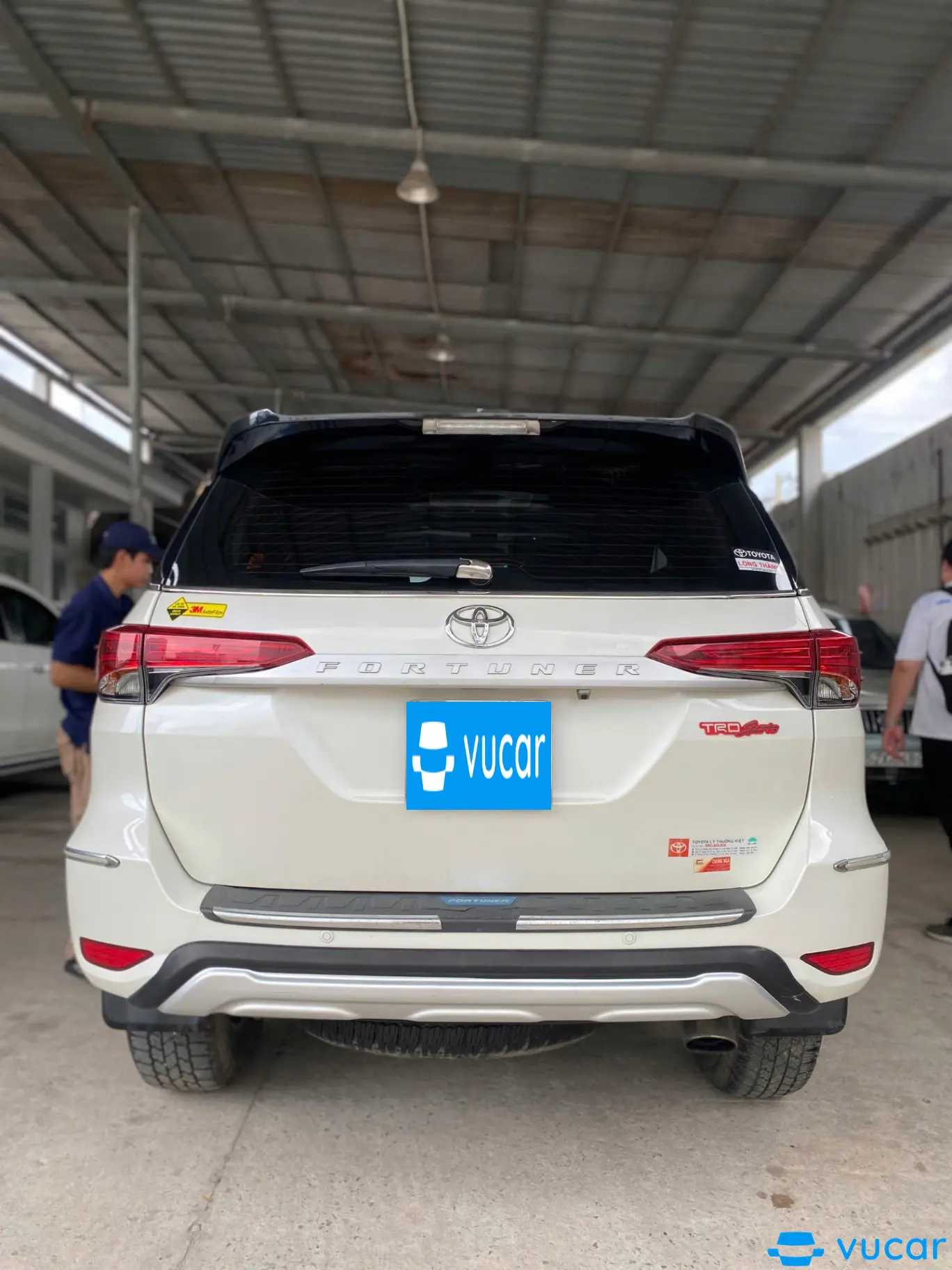 Toyota Fortuner 2.4G 4x2 MT 2017 - Ngoại thất 3