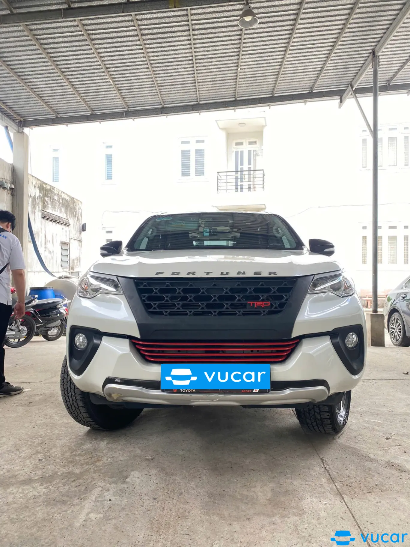 Toyota Fortuner 2.4G 4x2 MT 2017 - Ngoại thất 4