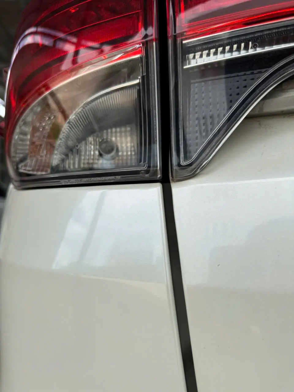 Toyota Fortuner 2.4G 4x2 MT 2017 - Ngoại thất 17