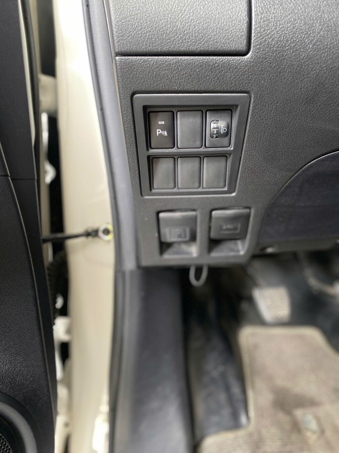 Toyota Fortuner 2.4G 4x2 MT 2017 - Nội thất 2