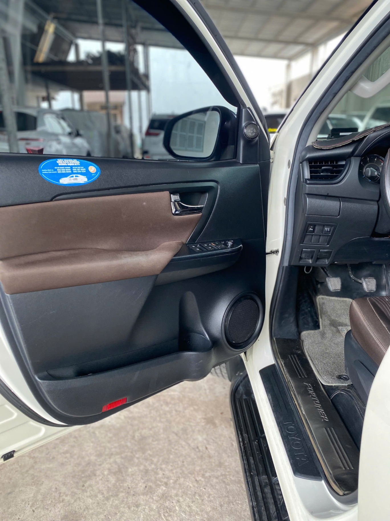 Toyota Fortuner 2.4G 4x2 MT 2017 - Nội thất 5