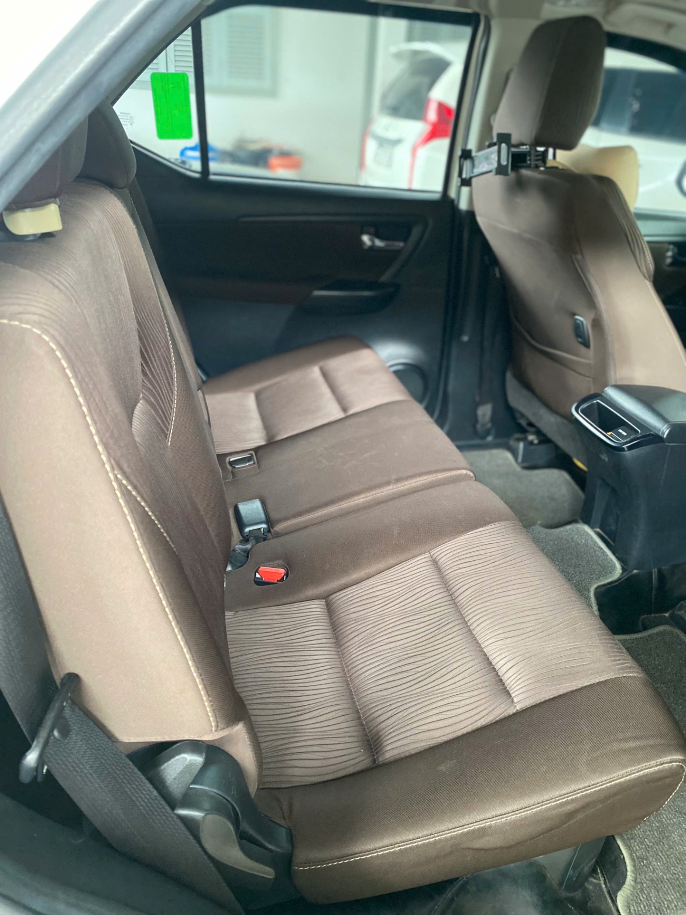 Toyota Fortuner 2.4G 4x2 MT 2017 - Nội thất 9
