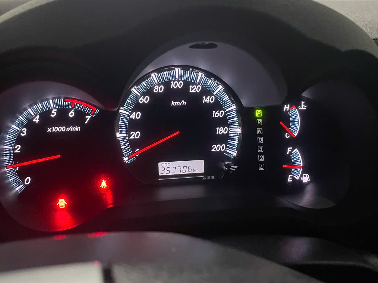 Toyota Fortuner 2.7V 4x4 AT 2015 - Nội thất 1