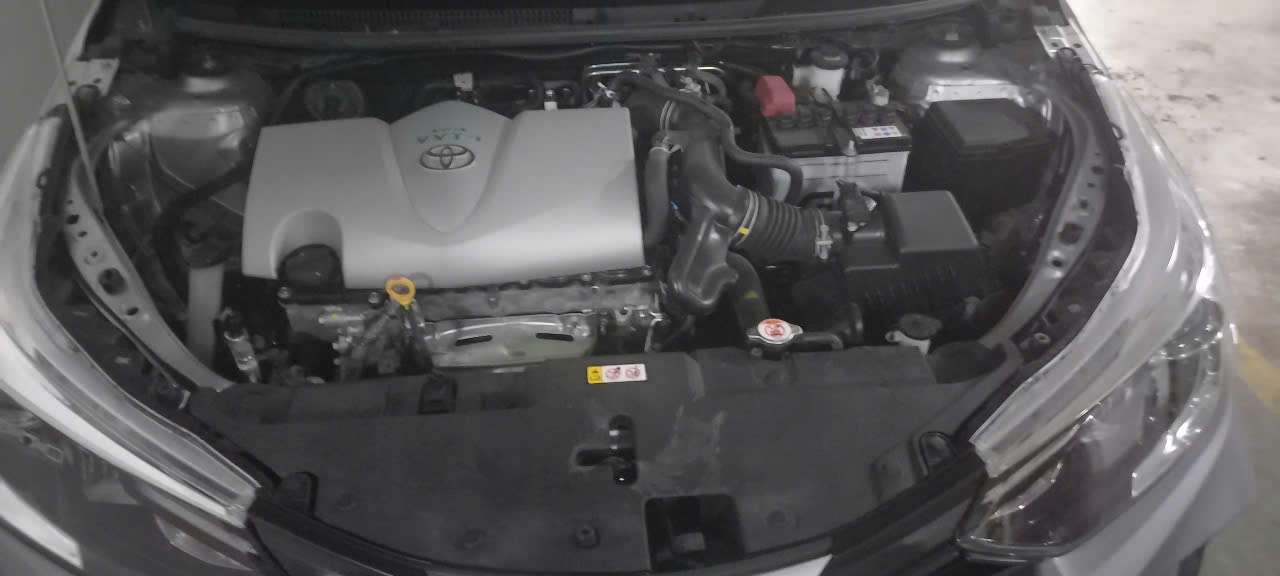 Toyota Vios E CVT 2022 - Khoang động cơ 1