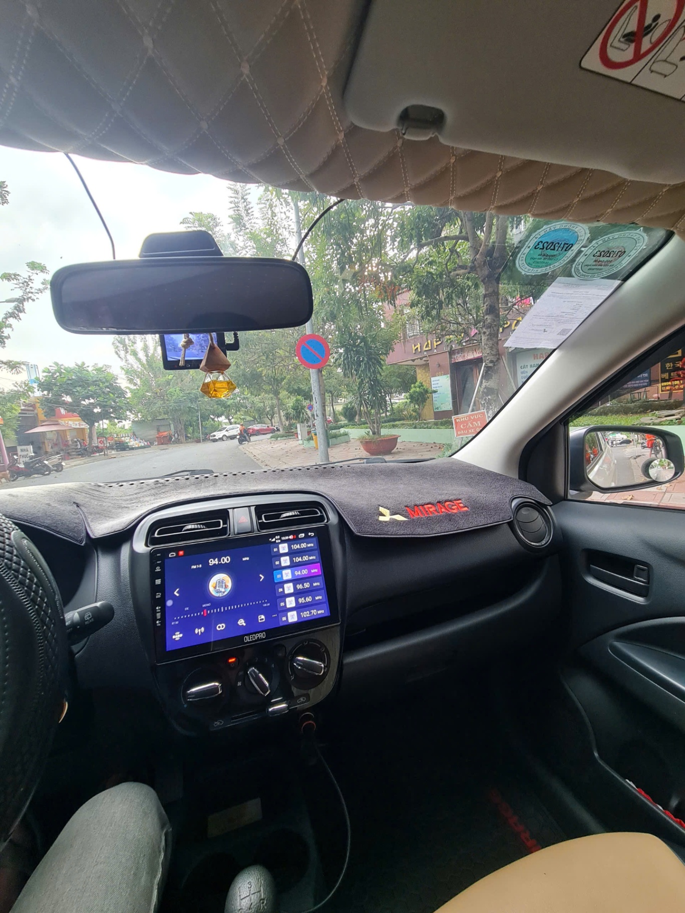 Mitsubishi Mirage 1.2 MT 2017 - Nội thất 3