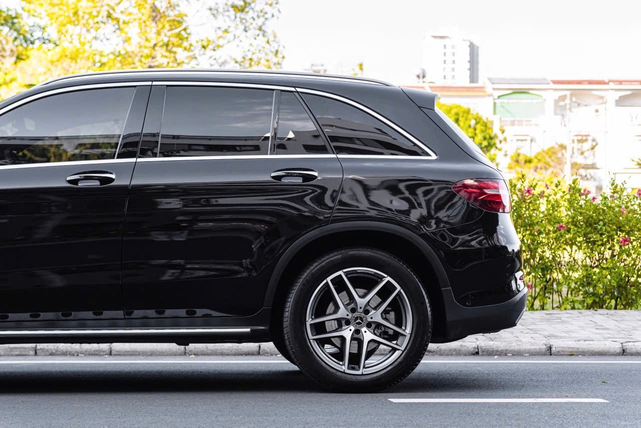 Mercedes Glc 300 4Matic 2019 - Ngoại thất 3
