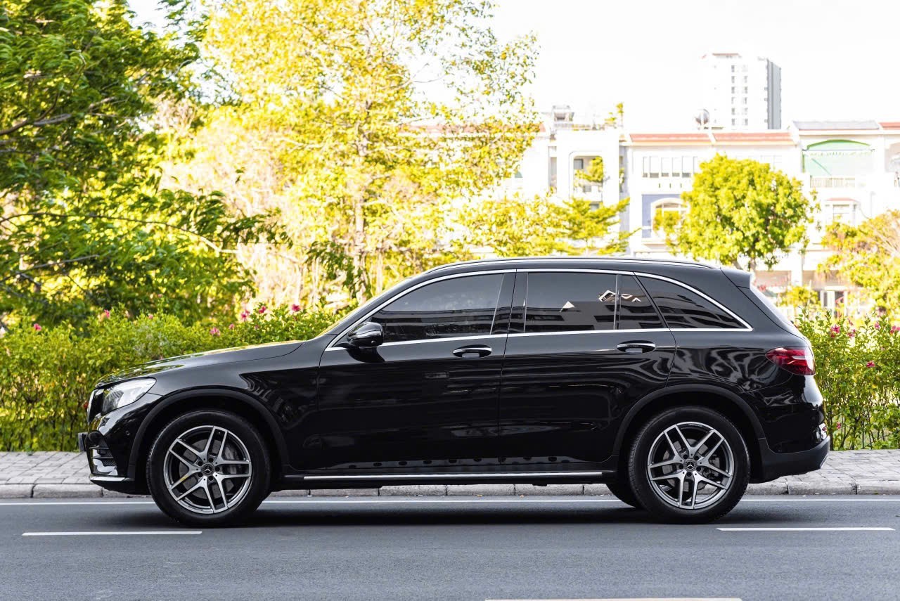 Mercedes Glc 300 4Matic 2019 - Ngoại thất 2