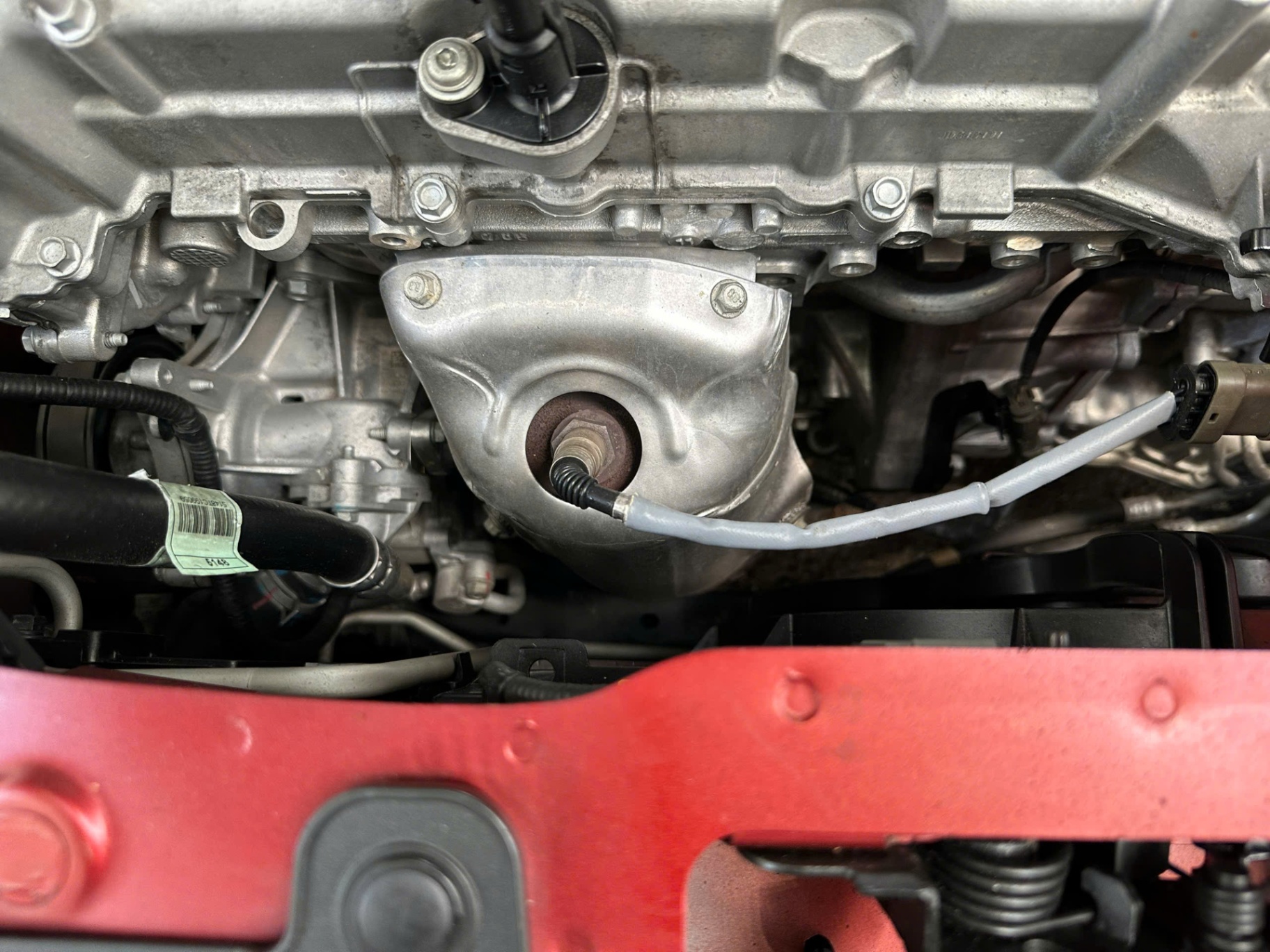 Vinfast Fadil 1.4 AT 2019 - Khoang động cơ 3
