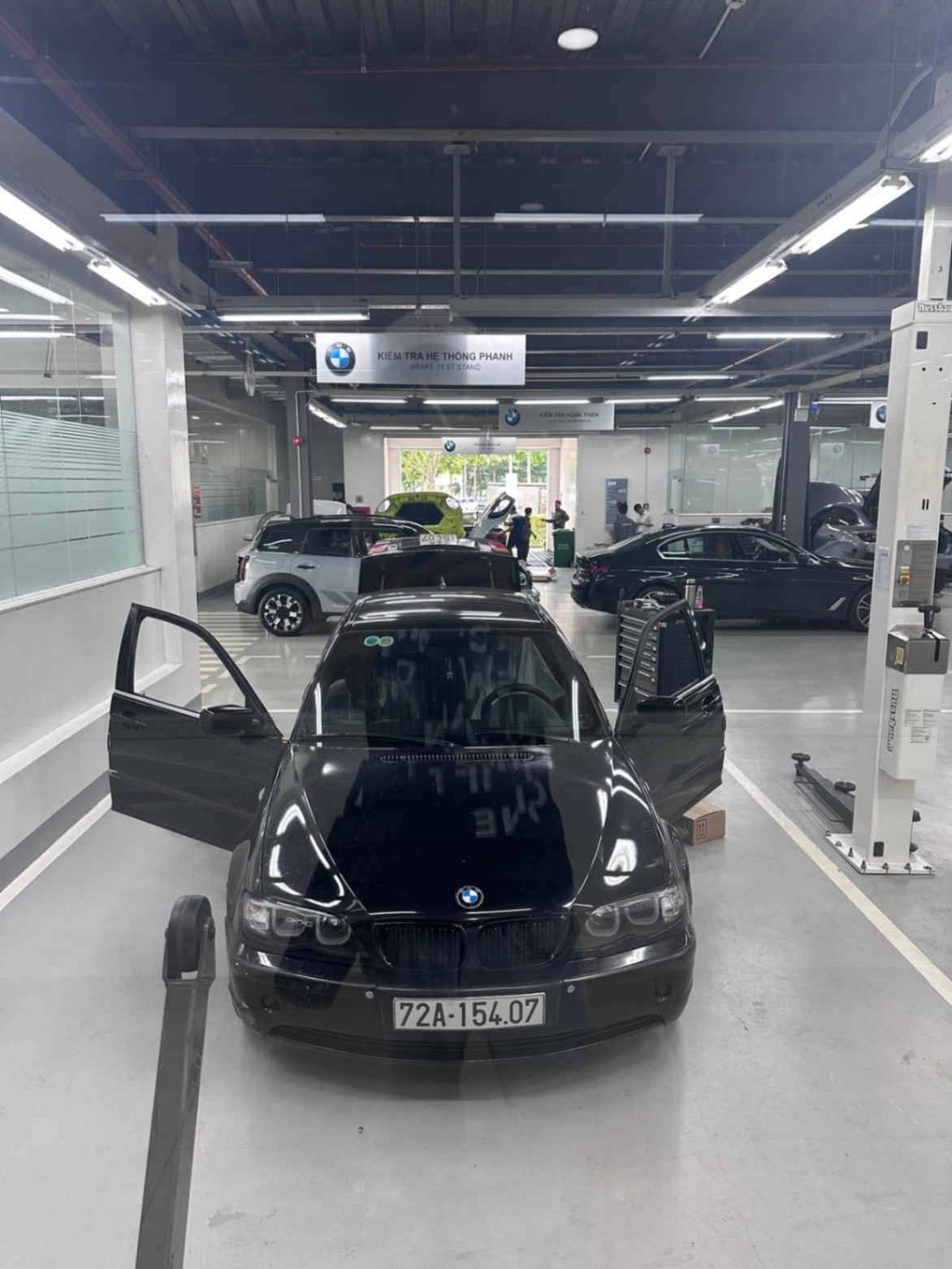 BMW 3 series 325i 2005