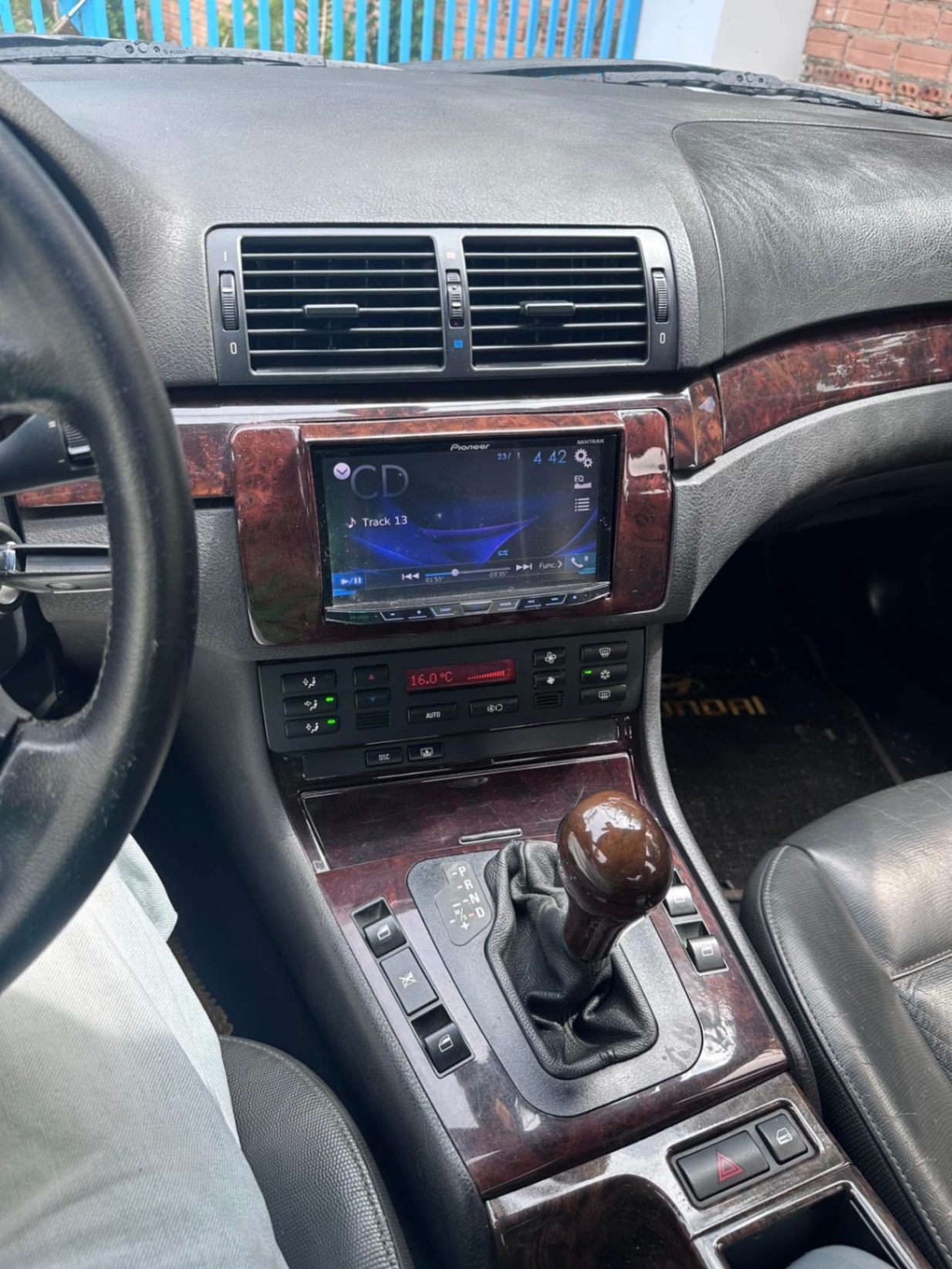 BMW 3 series 325i 2005 - Nội thất 2