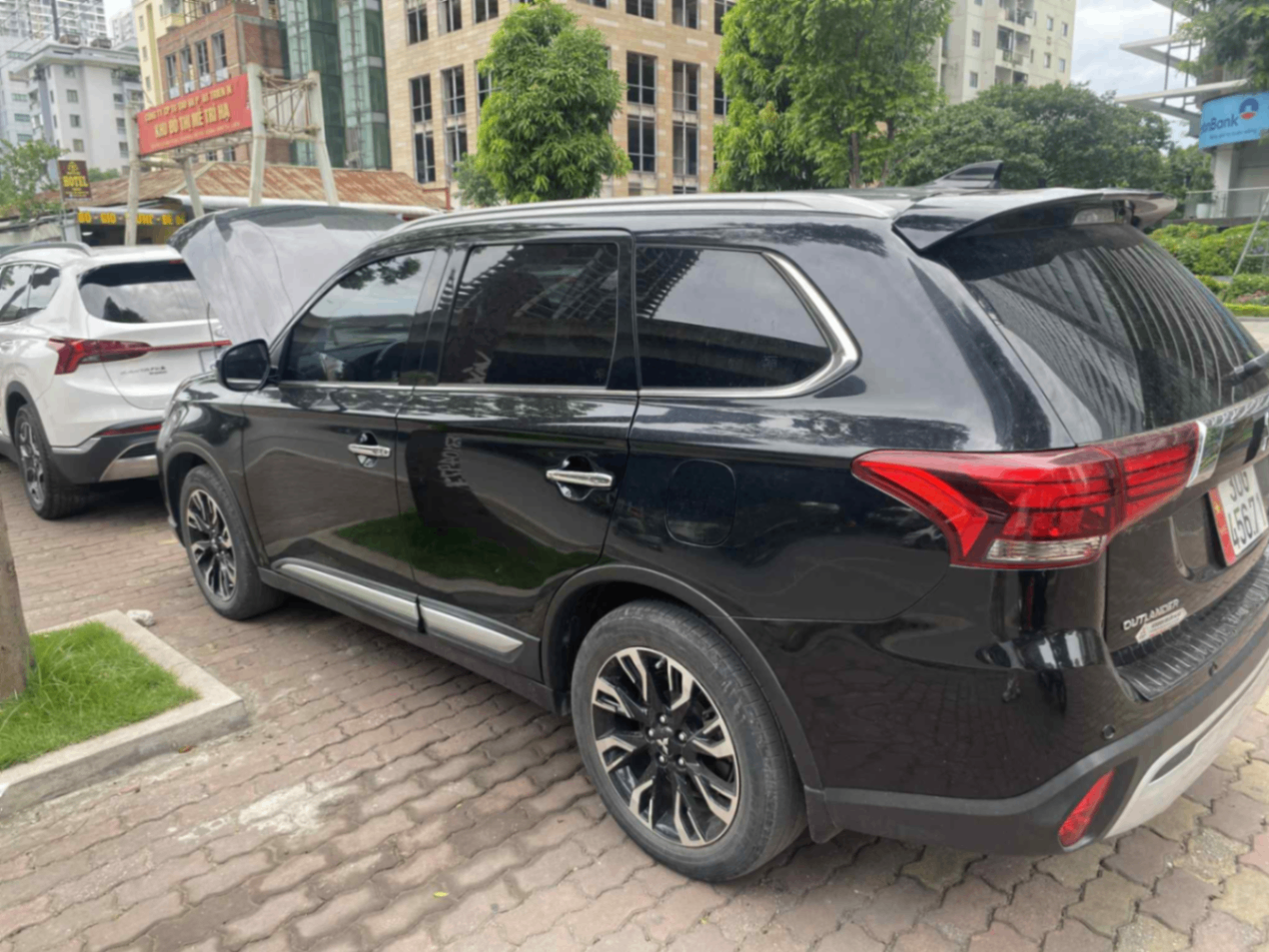 Mitsubishi Outlander 2.0 CVT Premium 2020 - Ngoại thất 1
