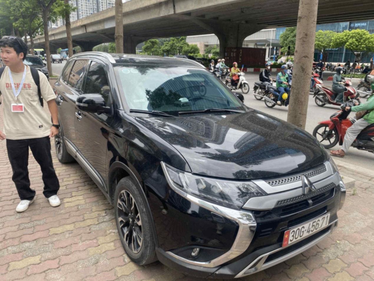 Mitsubishi Outlander 2.0 CVT Premium 2020 - Ngoại thất 2