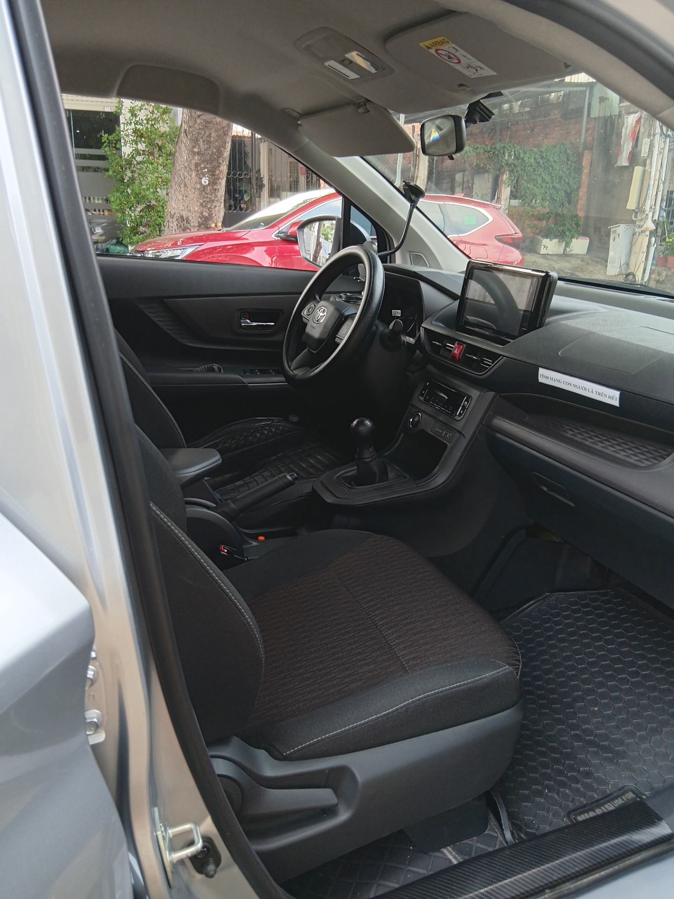 Toyota Avanza Premio 1.5 MT 2024 - Nội thất 2