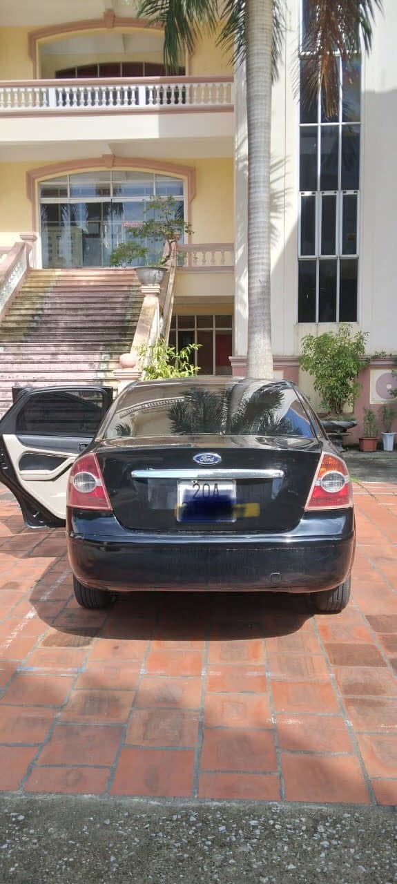 Ford Focus 1.8 MT 2008 - Ngoại thất 3