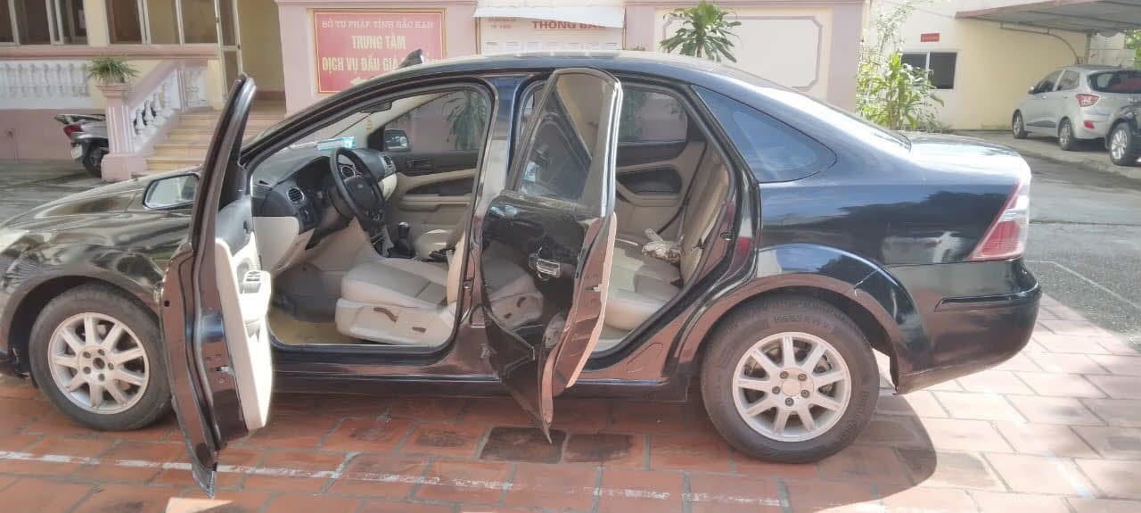 Ford Focus 1.8 MT 2008 - Ngoại thất 1
