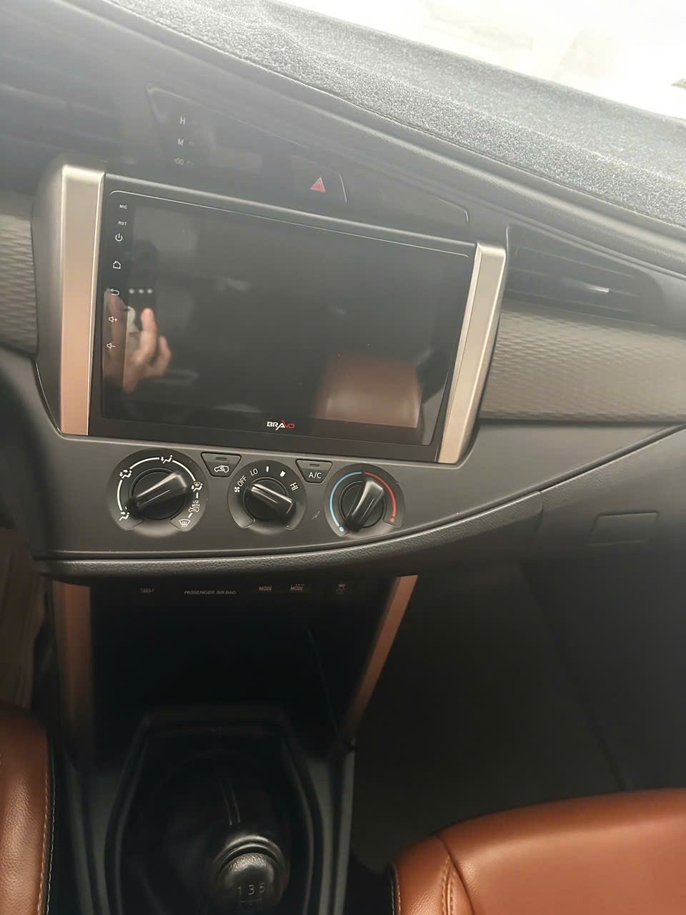 Toyota Innova 2.0 E MT 2018 - Nội thất 3