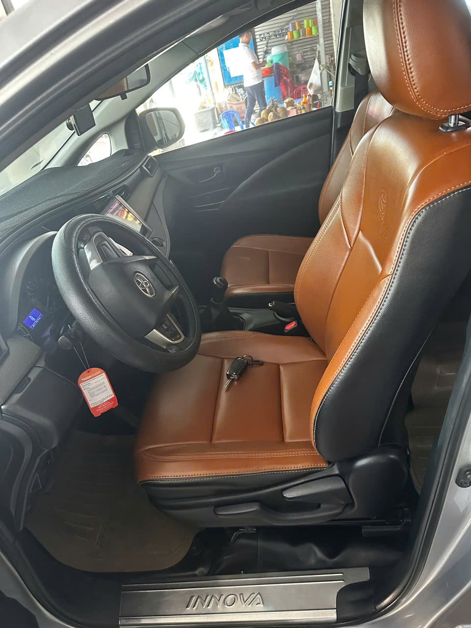 Toyota Innova 2.0 E MT 2018 - Nội thất 4
