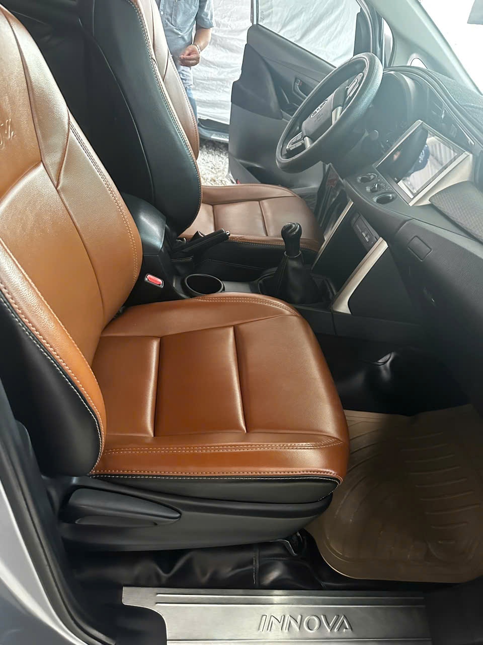 Toyota Innova 2.0 E MT 2018 - Nội thất 6