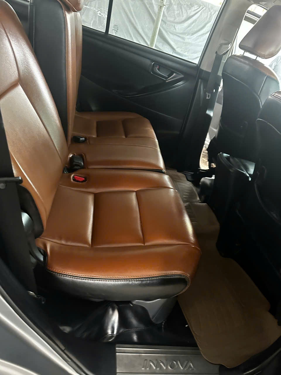 Toyota Innova 2.0 E MT 2018 - Nội thất 11