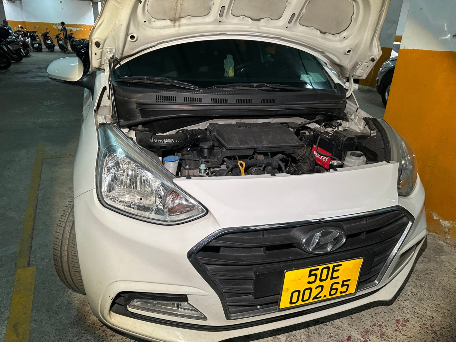 Hyundai I10 Grand 1.2 MT 2020 - Khoang động cơ 1