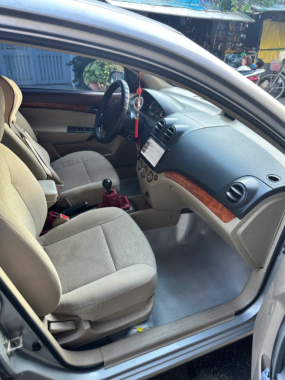 Chevrolet Aveo 1.5 MT 2011 - Nội thất 5