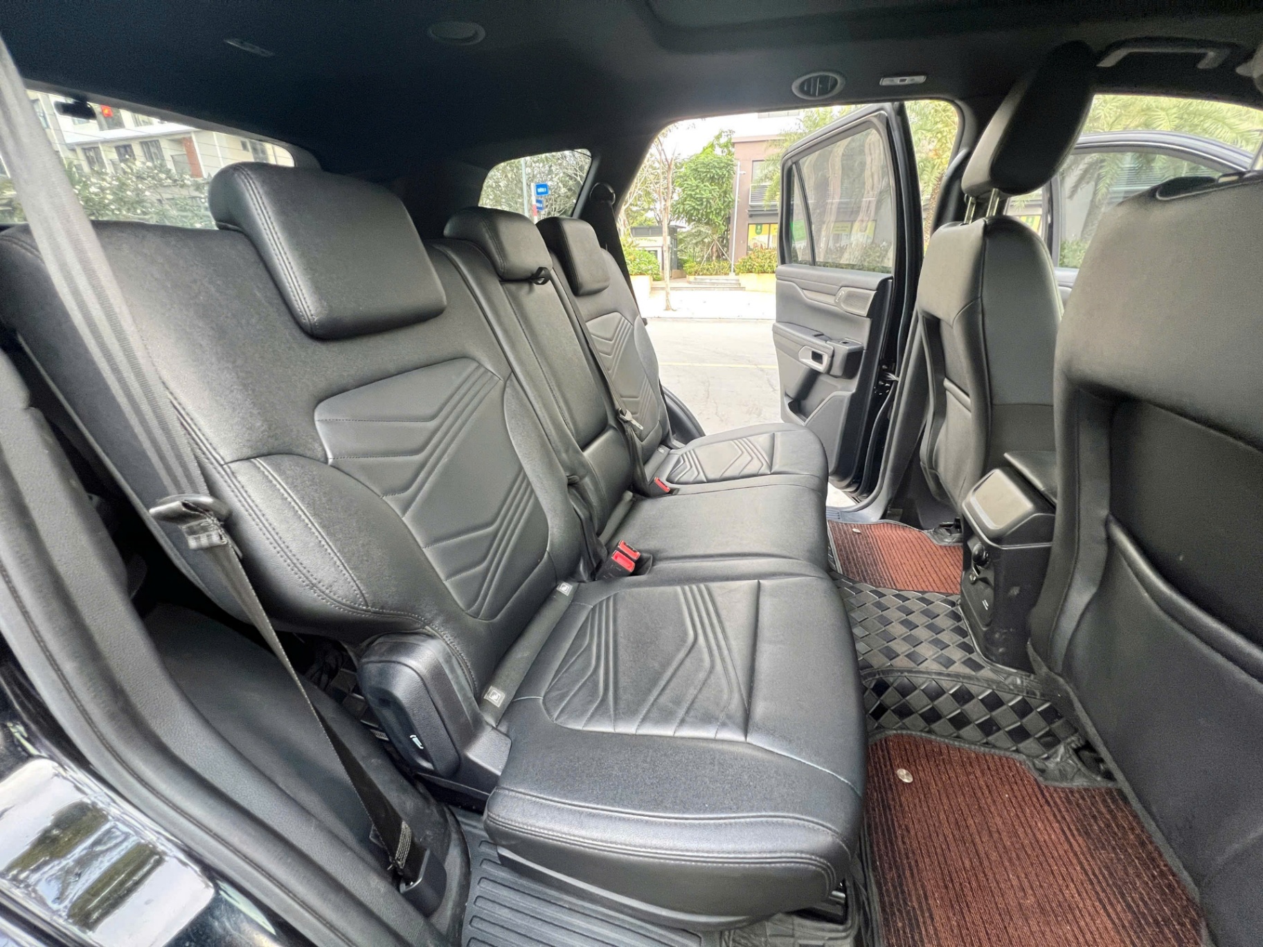 Ford Everest Titanium 2.0L 4x2 AT 2023 - Nội thất 2